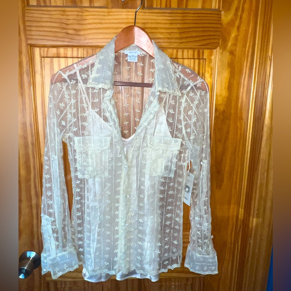 Ivory /pale yellow lace embroidered shirt with a silk strappy tank top Size 8